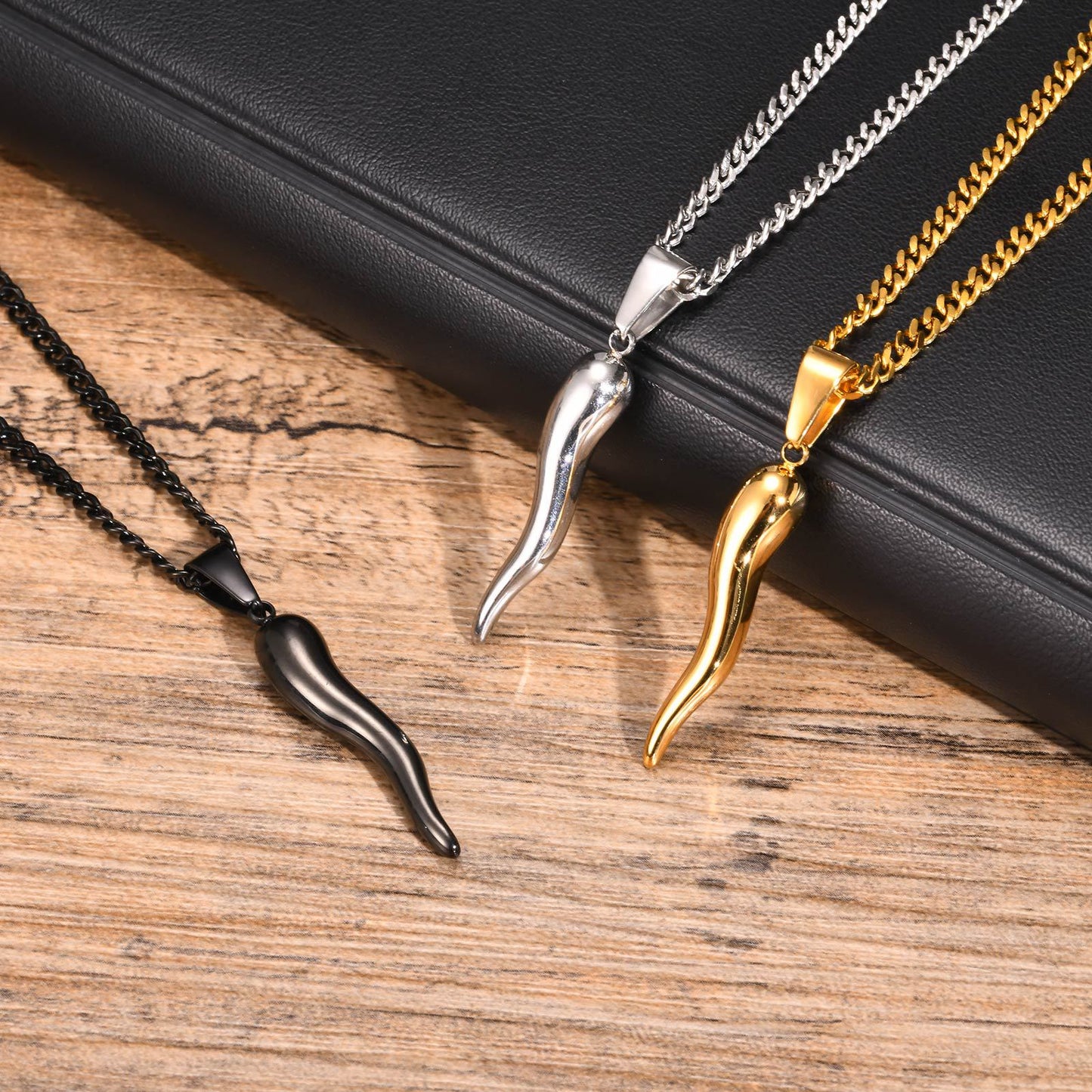 Chili Pendant Necklace (Silver)