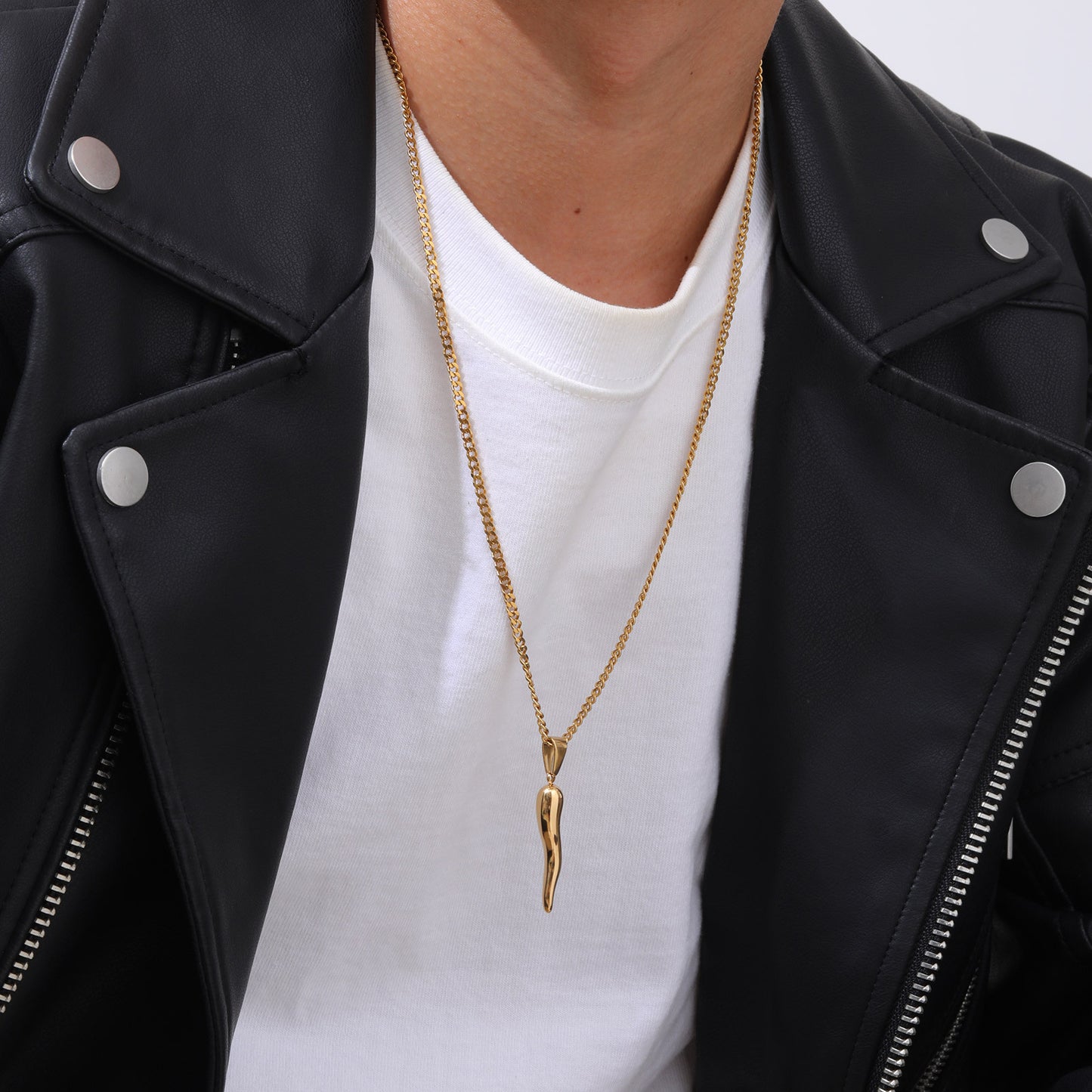 Chili Pendant Necklace (Gold)